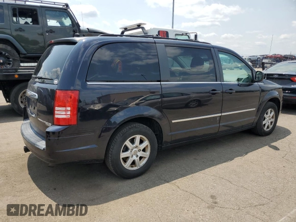 2010 Chrysler Town & Country Touring z VIN 2A4RR5D16AR403964, wystawiony jako Copart lot #60079535 z przebiegiem 145 398 mil mil oraz Szkoda całkowita • Salvage title. Historia ofert i sprzedaży dostępna na DreamBid. Obrazek 3.