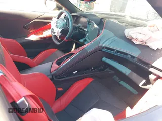 2025 Chevrolet Corvette 2LZ z VIN 1G1YE2D36S5601366, wystawiony jako IAAI lot #41822888 z przebiegiem Nie podano mil oraz . Historia ofert i sprzedaży dostępna na DreamBid. Obrazek 5.