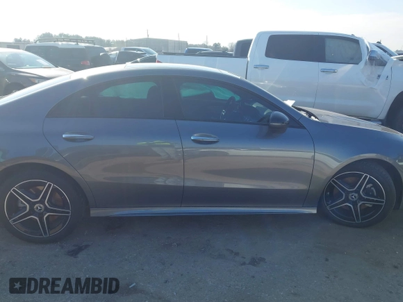 2024 Mercedes-Benz CLA 250 z VIN W1K5J4HB4RN461367, wystawiony jako IAAI lot #41590994 z przebiegiem 6 251 mil mil oraz . Historia ofert i sprzedaży dostępna na DreamBid. Obrazek 13.