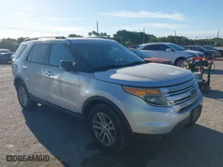 2013 Ford Explorer XLT with VIN 1FM5K7D82DGC68095, listed as a IAAI auction lot 41825424 with 117,650 mi miles. Bid and sale history available at carsss.com. Image 1.