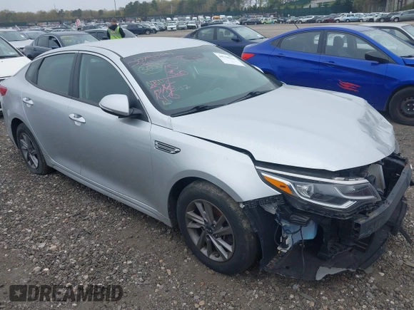 2020 Kia Optima LX z VIN 5XXGT4L38LG422703, wystawiony jako IAAI lot #39335033 z przebiegiem 73 037 mil mil oraz . Historia ofert i sprzedaży dostępna na DreamBid. Obrazek 1.