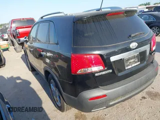 2012 Kia Sorento EX with VIN 5XYKU4A28CG206217, listed as a IAAI auction lot 42009504 with 205,522 mi miles. Bid and sale history available at carsss.com. Image 3.