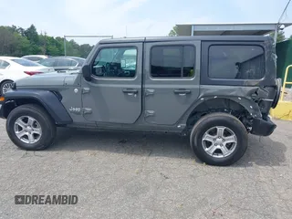 2020 Jeep Wrangler Unlimited Black and Tan with VIN 1C4HJXDG3LW298223, listed as a IAAI auction lot 42446032 with 17,688 mi miles and . Bid and sale history available at DreamBid. Image 14.