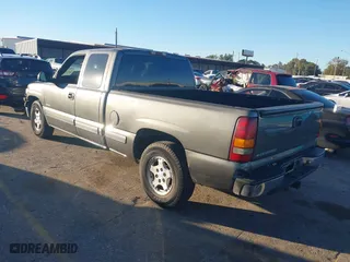 2001 Chevrolet Silverado 1500 LS with VIN 2GCEC19V711128338, listed as a IAAI auction lot 40934362 with 219,613 mi miles. Bid and sale history available at carsss.com. Image 3.