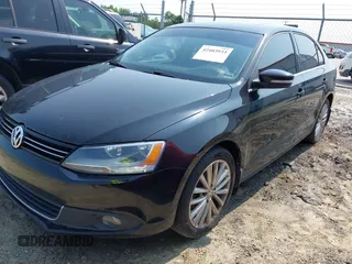 2013 Volkswagen Jetta TDI w/Premium/Nav с VIN 3VWLL7AJ1DM396749, выставлен на аукционе IAAI как лот 42403933 с пробегом 88 777 миль миль и . История ставок и продаж доступна на DreamBid. Изображение 2.