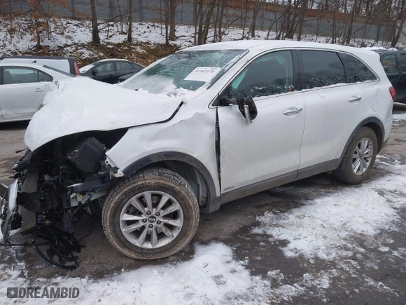 2019 Kia Sorento LX V6 with VIN 5XYPGDA55KG450039, listed as a IAAI auction lot 41307170 with 77,327 mi miles. Bid and sale history available at carsss.com. Image 17.
