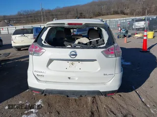 2016 Nissan Rogue SV with VIN 5N1AT2MV7GC875061, listed as a IAAI auction lot 41297172 with 121,135 mi miles. Bid and sale history available at carsss.com. Image 16.