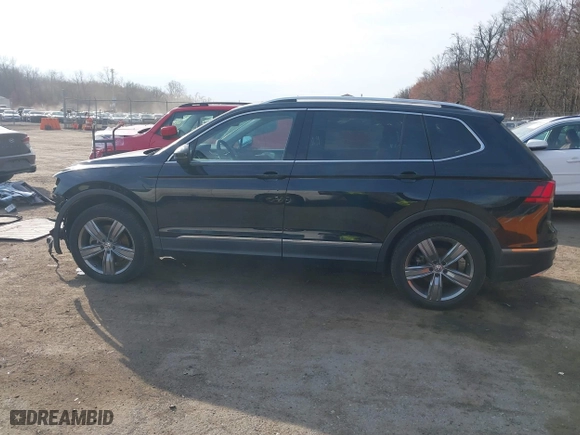 2020 Volkswagen Tiguan SE with VIN 3VV2B7AXXLM076870, listed as a IAAI auction lot 41811623 with 37,064 mi miles. Bid and sale history available at carsss.com. Image 15.