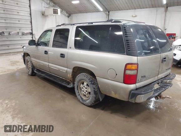2000 Chevrolet Suburban LT with VIN 3GNFK16T9YG130739, listed as a IAAI auction lot 41943223 with 300,952 mi miles. Bid and sale history available at carsss.com. Image 3.