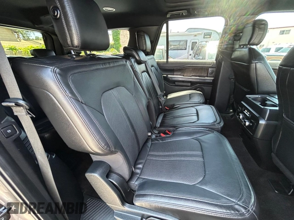 2018 Ford Expedition Max Limited z VIN 1FMJK2AT7JEA53104, wystawiony jako Copart lot #58415185 z przebiegiem 110 508 mil mil oraz Czysty tytuł • Clean title. Historia ofert i sprzedaży dostępna na DreamBid. Obrazek 6.