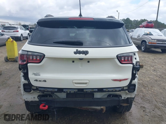 2019 Jeep Compass Trailhawk with VIN 3C4NJDDB0KT733175, listed as a IAAI auction lot 41724527 with 82,574 mi miles and . Bid and sale history available at carsss.com. Image 17.