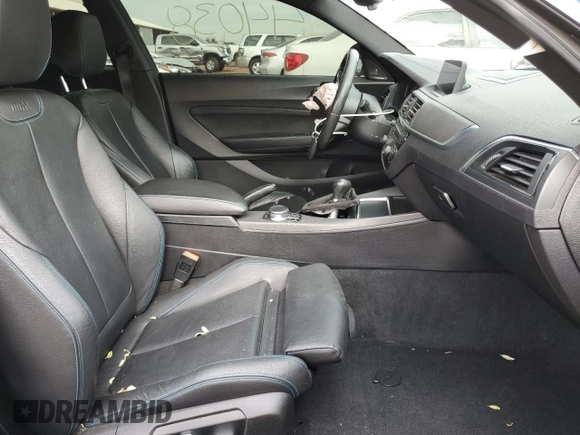2018 BMW M2 z VIN WBS1J5C57JVD36167, wystawiony jako Copart lot #64653092 z przebiegiem 44 038 mil mil oraz . Historia ofert i sprzedaży dostępna na DreamBid. Obrazek 5.