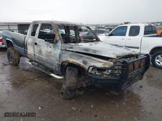 2002 Dodge Ram 2500 with VIN 3B7KF23652M252524, listed as a IAAI auction lot 40800985 with 1 mi miles. Bid and sale history available at carsss.com. Image 1.