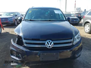 2017 Volkswagen Tiguan Wolfsburg Edition z VIN WVGSV7AXXHK007144, wystawiony jako IAAI lot #41810979 z przebiegiem 125 363 mil mil oraz . Historia ofert i sprzedaży dostępna na DreamBid. Obrazek 13.