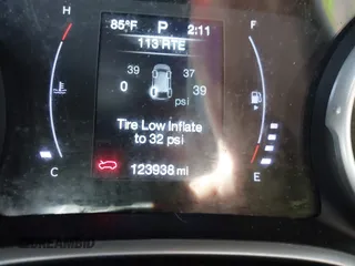 2019 Jeep Compass Latitude с VIN 3C4NJCBB1KT844217, выставлен на аукционе IAAI как лот 42383746 с пробегом 123 938 миль миль и . История ставок и продаж доступна на DreamBid. Изображение 15.