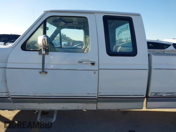 1996 Ford F-250 with VIN 1FTHX25H6TEA72448, listed as a IAAI auction lot 41751492 with 277,041 mi miles and . Bid and sale history available at DreamBid. Image 14.