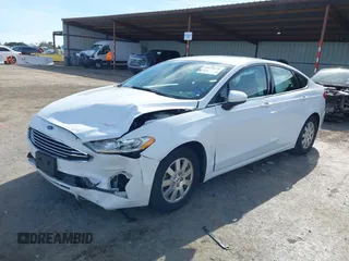 2019 Ford Fusion SE with VIN 3FA6P0HD6KR201777, listed as a IAAI auction lot 41615610 with 93,989 mi miles. Bid and sale history available at carsss.com. Image 6.