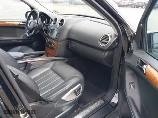 2008 Mercedes-Benz M-Class 3.5L with VIN 4JGBB86E48A389960, listed as a IAAI auction lot 41971522 with 207,274 mi miles. Bid and sale history available at carsss.com. Image 5.