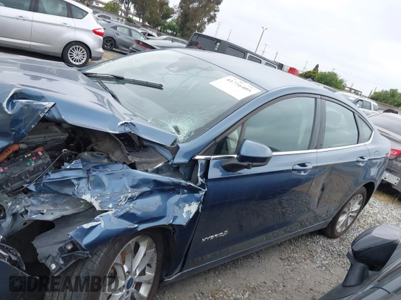 2019 Ford Fusion Hybrid SE with VIN 3FA6P0LU2KR148731, listed as a IAAI auction lot 41776405 with Not Provided miles. Bid and sale history available at carsss.com. Image 15.