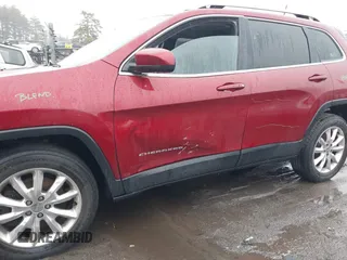 2016 Jeep Cherokee Limited z VIN 1C4PJMDB1GW332826, wystawiony jako IAAI lot #41924392 z przebiegiem 61 850 mil mil oraz . Historia ofert i sprzedaży dostępna na DreamBid. Obrazek 6.