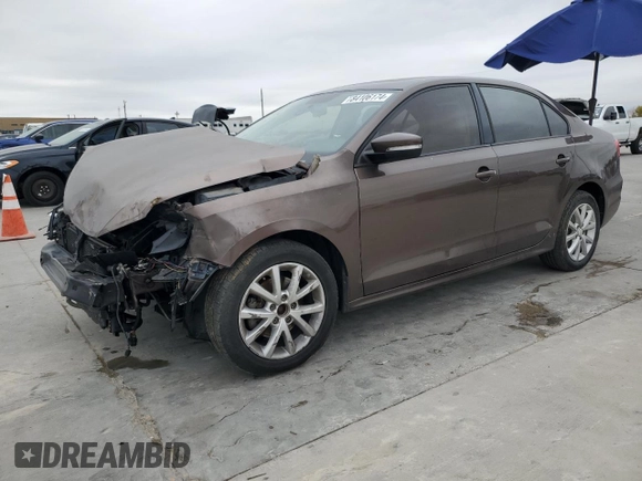 2012 Volkswagen Jetta Sedan SE w/Convenience with VIN 3VWDX7AJ2CM305513, listed as a Copart auction lot 84106174 with 171,168 mi miles and Salvage Title. Bid and sale history available at carsss.com. Image 1.