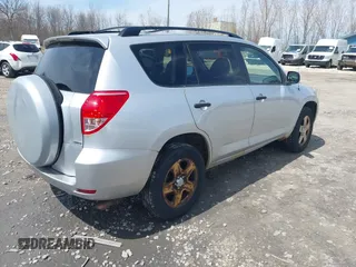 2007 Toyota RAV4 with VIN JTMBD33V576046176, listed as a IAAI auction lot 42147958 with 277,555 mi miles. Bid and sale history available at carsss.com. Image 4.