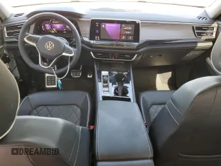 2024 Volkswagen Atlas SEL Premium R-Line with VIN 1V2FR2CA5RC578069, listed as a Copart auction lot 61581875 with 18,134 mi miles and Salvage title. Bid and sale history available at DreamBid. Image 8.