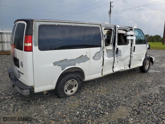2005 Chevrolet Express Passenger with VIN 1GAHG39U951128186, listed as a Copart auction lot 64860954 with 0 mi miles and Non Repairable. Bid and sale history available at carsss.com. Image 3.