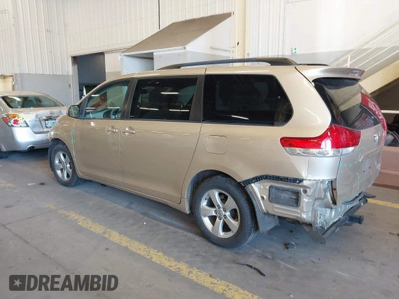 2013 Toyota Sienna LE AAS with VIN 5TDKK3DC8DS359172, listed as a IAAI auction lot 41724930 with 106,488 mi miles. Bid and sale history available at carsss.com. Image 3.