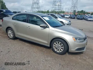 2013 Volkswagen Jetta Hybrid SE with VIN 3VW637AJ8DM238647, listed as a IAAI auction lot 42733019 with 170,045 mi miles and . Bid and sale history available at DreamBid. Image 1.