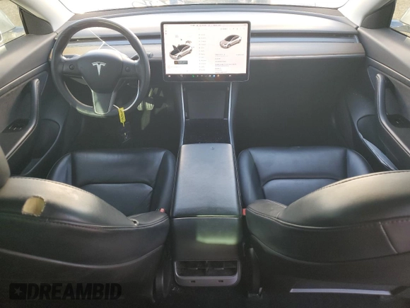 2020 Tesla Model 3 Standard Range Plus z VIN 5YJ3E1EAXLF644911, wystawiony jako Copart lot #52390785 z przebiegiem 138 783 mil mil oraz Szkoda całkowita • Salvage title. Historia ofert i sprzedaży dostępna na DreamBid. Obrazek 8.