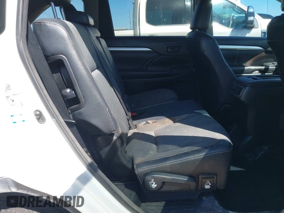 2018 Toyota Highlander LE z VIN 5TDZZRFH9JS288436, wystawiony jako IAAI lot #41990854 z przebiegiem 151 651 mil mil oraz . Historia ofert i sprzedaży dostępna na DreamBid. Obrazek 8.