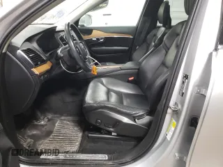 2021 Volvo XC90 Momentum with VIN YV4A221K8M1715566, listed as a Copart auction lot 44802555 with 42,513 mi miles and Salvage Title. Bid and sale history available at carsss.com. Image 7.