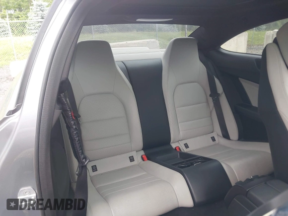 2012 Mercedes-Benz C 250 с VIN WDDGJ4HB5CF745892, выставлен на аукционе IAAI как лот 42347608 с пробегом 109 677 миль миль и . История ставок и продаж доступна на DreamBid. Изображение 8.