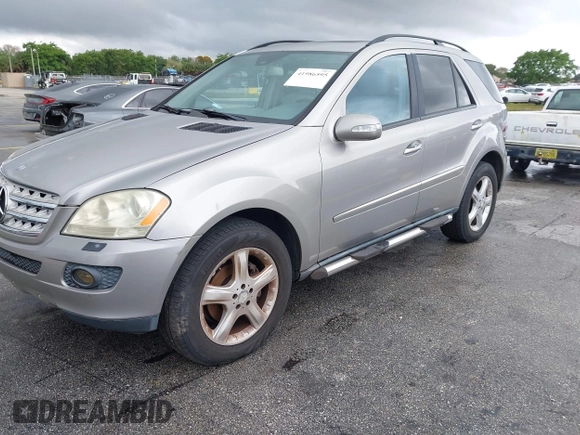 2008 Mercedes-Benz M 320 CDI with VIN 4JGBB22E98A388581, listed as a IAAI auction lot 41986595 with 142,857 mi miles and . Bid and sale history available at DreamBid. Image 2.