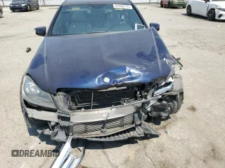 2013 Mercedes-Benz C 250 Sport с VIN WDDGF4HB8DA751427, выставлен на аукционе Copart как лот 64508775 с пробегом 127 024 миль миль и Списание • Salvage title. История ставок и продаж доступна на DreamBid. Изображение 5.