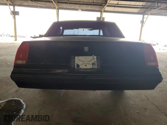 1987 Chevrolet Monte Carlo z VIN 1G1GZ11H6HR117922, wystawiony jako Copart lot #45329575 z przebiegiem 49 753 mil mil oraz Tytuł czysty. Historia ofert i sprzedaży dostępna na DreamBid. Obrazek 6.