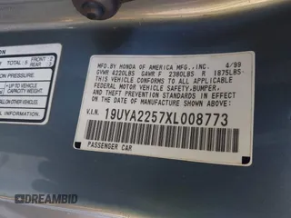 1999 Acura CL Premium z VIN 19UYA2257XL008773, wystawiony jako IAAI lot #41560238 z przebiegiem 179 945 mil mil oraz . Historia ofert i sprzedaży dostępna na DreamBid. Obrazek 9.