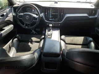 2018 Volvo XC60 R-Design z VIN YV4A22RM1J1023621, wystawiony jako Copart lot #65440304 z przebiegiem 127 751 mil mil oraz Szkoda całkowita • Salvage title. Historia ofert i sprzedaży dostępna na DreamBid. Obrazek 8.