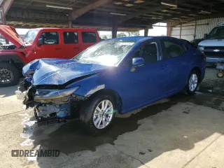 2025 Toyota Camry LE z VIN 4T1DAACK7SU099134, wystawiony jako Copart lot #58030935 z przebiegiem Nie podano mil oraz Szkoda całkowita • Salvage title. Historia ofert i sprzedaży dostępna na DreamBid. Obrazek 1.