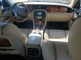2005 Jaguar XJ Vanden Plas with VIN SAJWA82C55SG43618, listed as a Copart auction lot 47848515 with 237,224 mi miles and Salvage Title. Bid and sale history available at carsss.com. Image 8.
