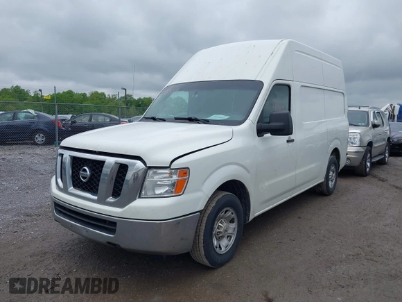 2013 Nissan NV Cargo SV z VIN 1N6BF0LY9DN112245, wystawiony jako IAAI lot #39354014 z przebiegiem 394 272 mil mil oraz . Historia ofert i sprzedaży dostępna na DreamBid. Obrazek 2.