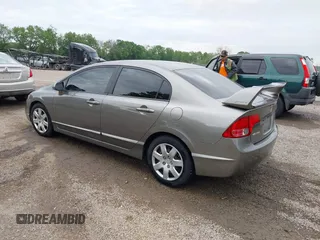 2008 Honda Civic LX z VIN 1HGFA16548L091849, wystawiony jako IAAI lot #42378104 z przebiegiem 74 981 mil mil oraz . Historia ofert i sprzedaży dostępna na DreamBid. Obrazek 3.