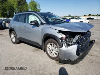 2024 Toyota Corolla Cross LE z VIN 7MUCAAAG5RV098535, wystawiony jako Copart lot #52483595 z przebiegiem Nie podano mil oraz Szkoda całkowita • Salvage title. Historia ofert i sprzedaży dostępna na DreamBid. Obrazek 4.