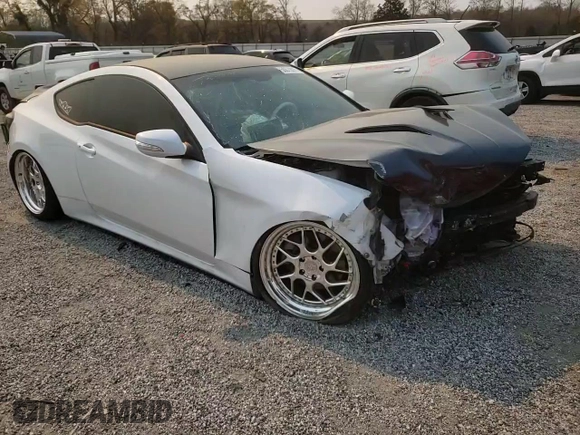 2015 Hyundai Genesis Coupe 3.8L Base z VIN KMHHT6KJ8FU125201, wystawiony jako Copart lot #50870815 z przebiegiem 139 802 mil mil oraz Szkody całkowita. Historia ofert i sprzedaży dostępna na DreamBid. Obrazek 11.