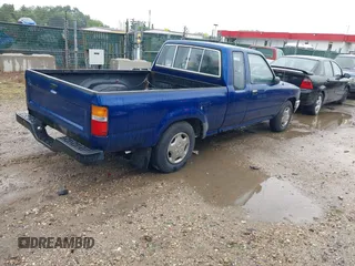1992 Toyota Pickup DLX z VIN JT4RN93P5N5062042, wystawiony jako IAAI lot #42522750 z przebiegiem 279 395 mil mil oraz . Historia ofert i sprzedaży dostępna na DreamBid. Obrazek 4.