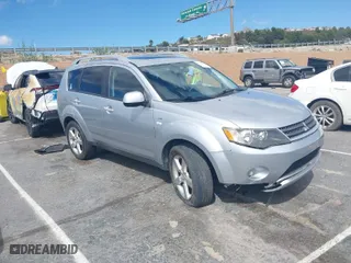 2008 Mitsubishi Outlander XLS with VIN JA4MS41XX8Z008980, listed as a IAAI auction lot 41916025 with 171,105 mi miles. Bid and sale history available at carsss.com. Image 1.