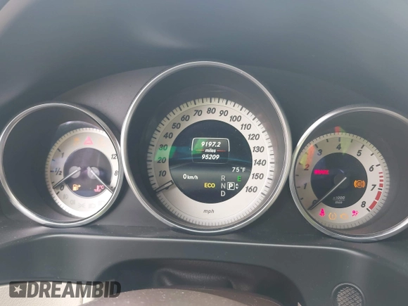 2014 Mercedes-Benz E 350 Luxury with VIN WDDHF8JB0EB021738, listed as a IAAI auction lot 42461502 with 95,209 mi miles and . Bid and sale history available at DreamBid. Image 7.