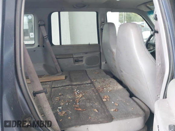 2000 Ford Explorer XLS with VIN 1FMZU62X6YZA90590, listed as a IAAI auction lot 42734741 with 288,016 mi miles and . Bid and sale history available at DreamBid. Image 8.