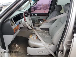 2006 Lincoln Navigator Luxury with VIN 5LMFU27536LJ01481, listed as a Copart auction lot 83268924 with 0 mi miles and Clean Title. Bid and sale history available at carsss.com. Image 7.